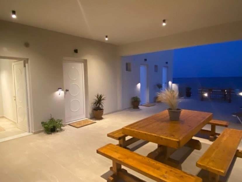 Houmas Apartments Yialos Exterior photo